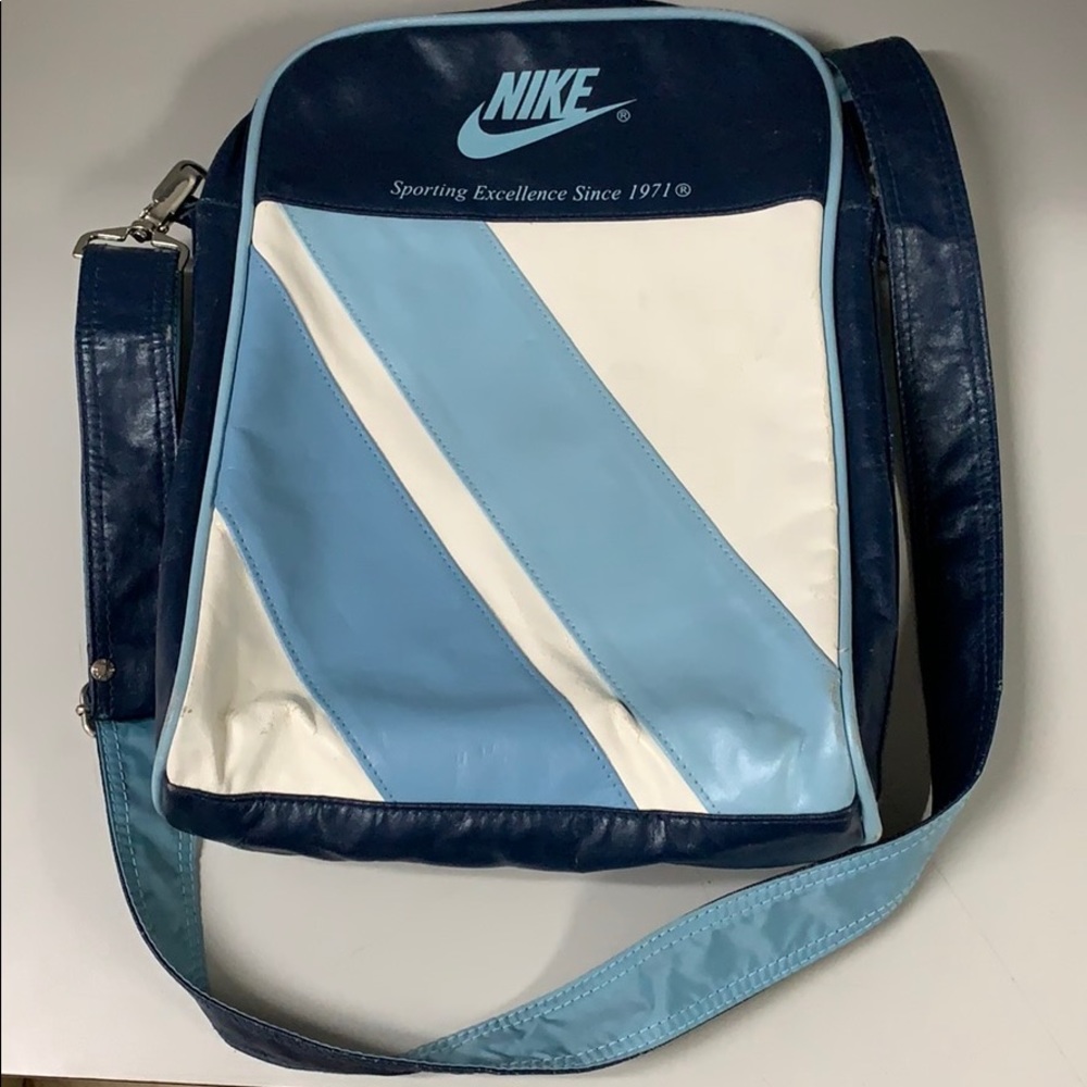 Vintage Nike over the shoulder bag